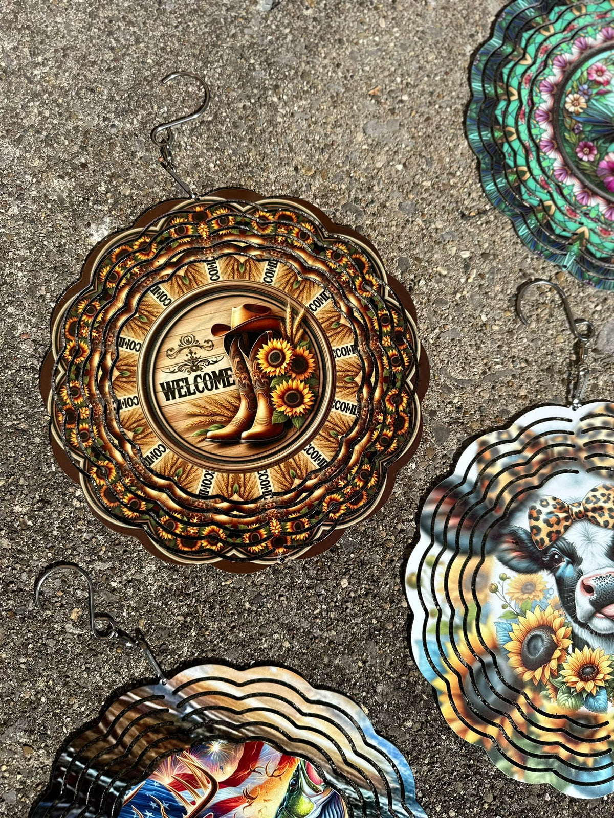 Country Welcome Wind Spinner – 8in